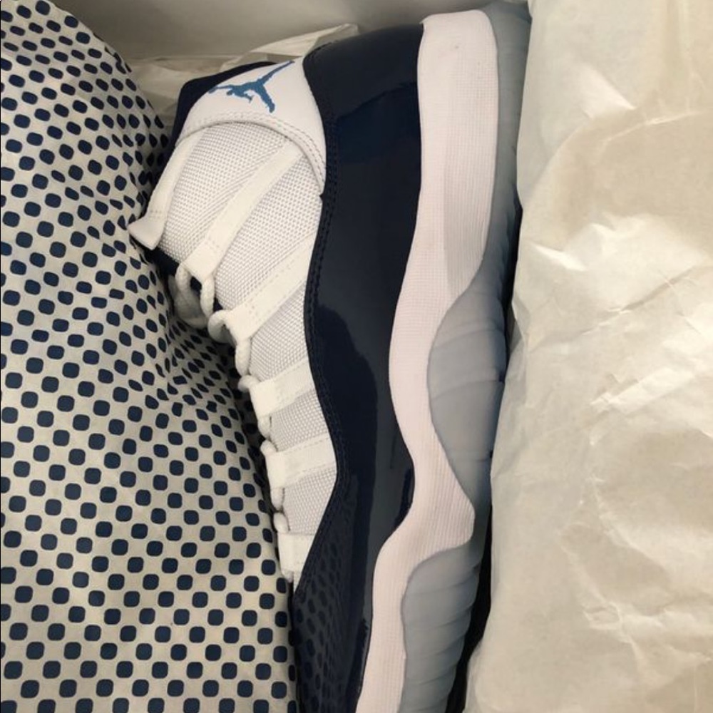Jordan 11 UNC